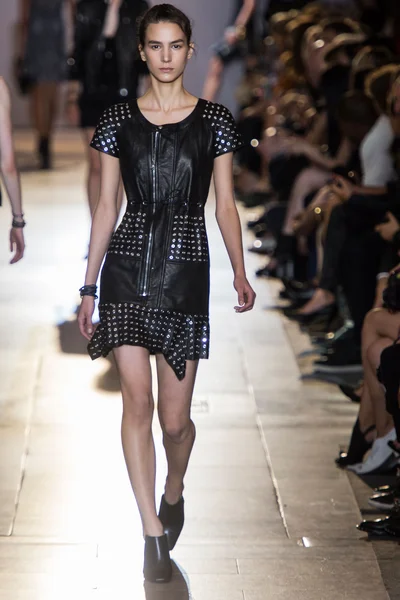 Look 27